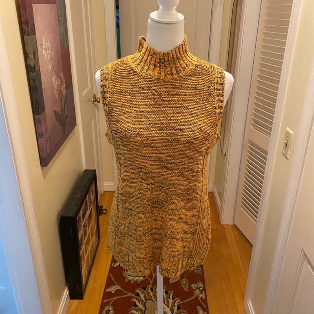 Sleeveless Nine West sweater